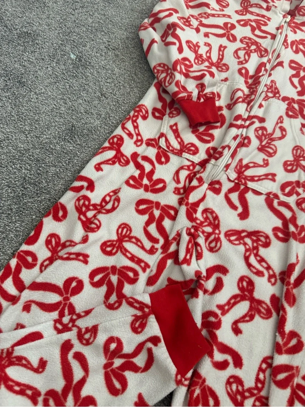 Cat & Jack Red Bow Print One-Piece Union Suit Pajama Sz M(8)